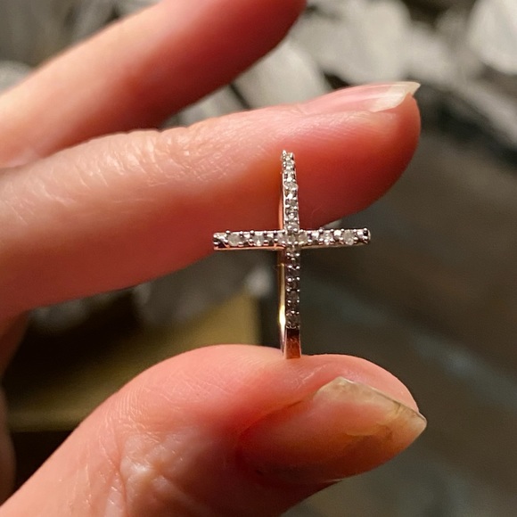 Diamond cross ring - Picture 2 of 7